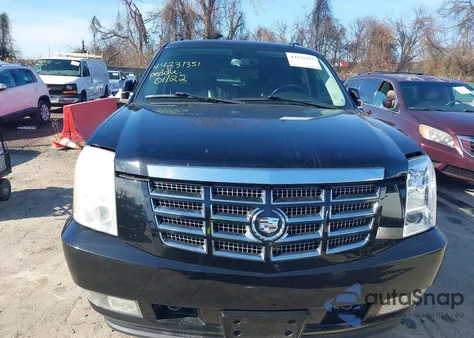 2009 Cadillac Escalade Esv Standard z USA, uszkodzony, nr VIN 1GYFK26209R113202